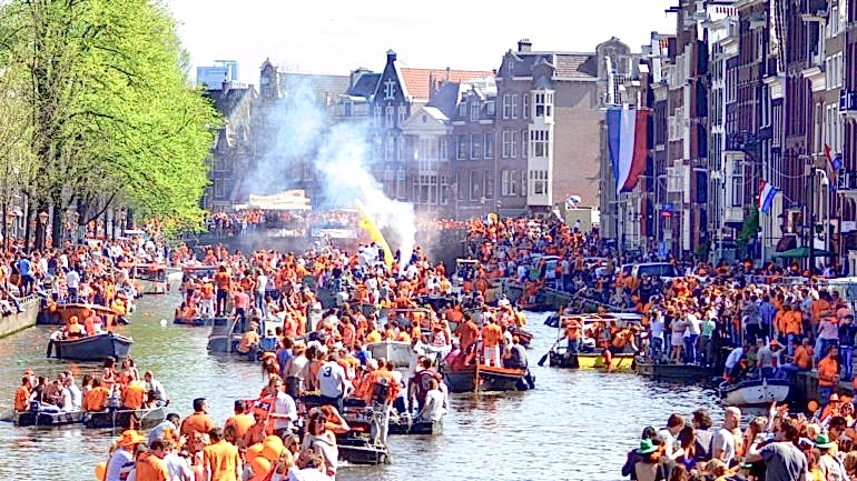 KING’S DAY (KONINGSDAG) – HOLLANDA